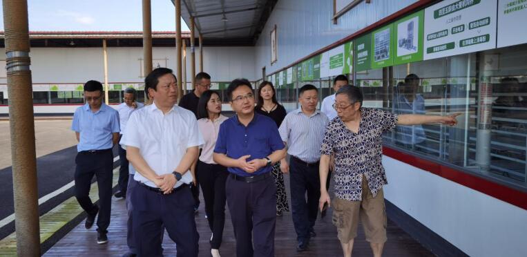 必赢亚洲集团完成驻村帮扶干部轮换