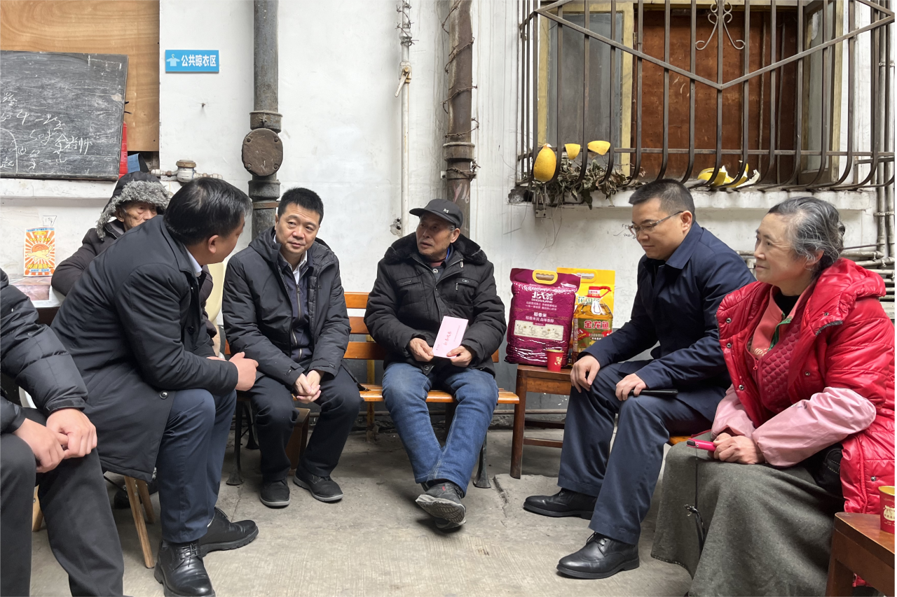 省必赢亚洲集团向导班子成员走访慰问生涯难题党员、老党员、老干部