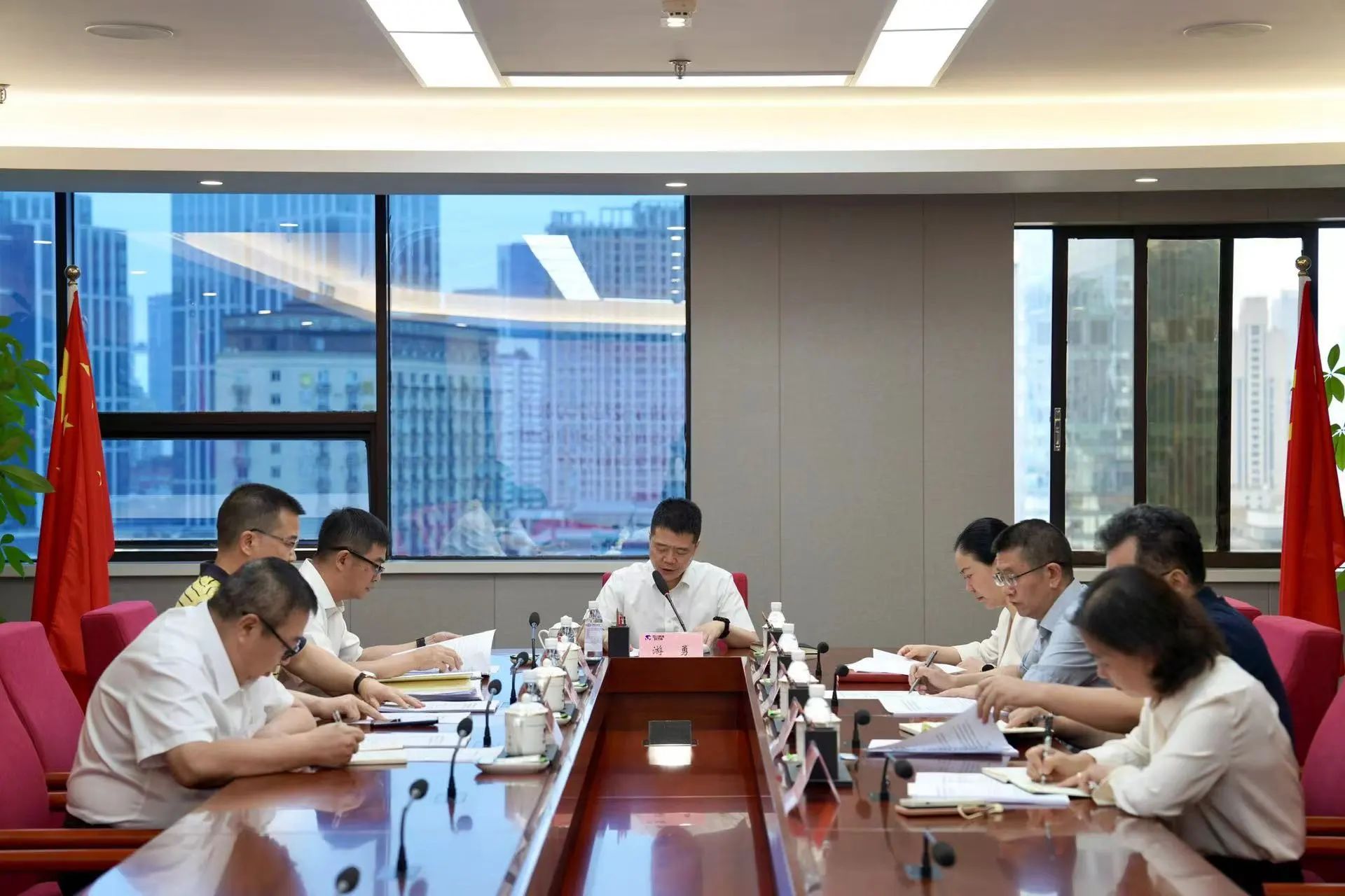 省必赢亚洲集团党委向导班子党纪学习教育专题学习钻研会暨党委理论学习中心组2024年第四次专题学习钻研会召开