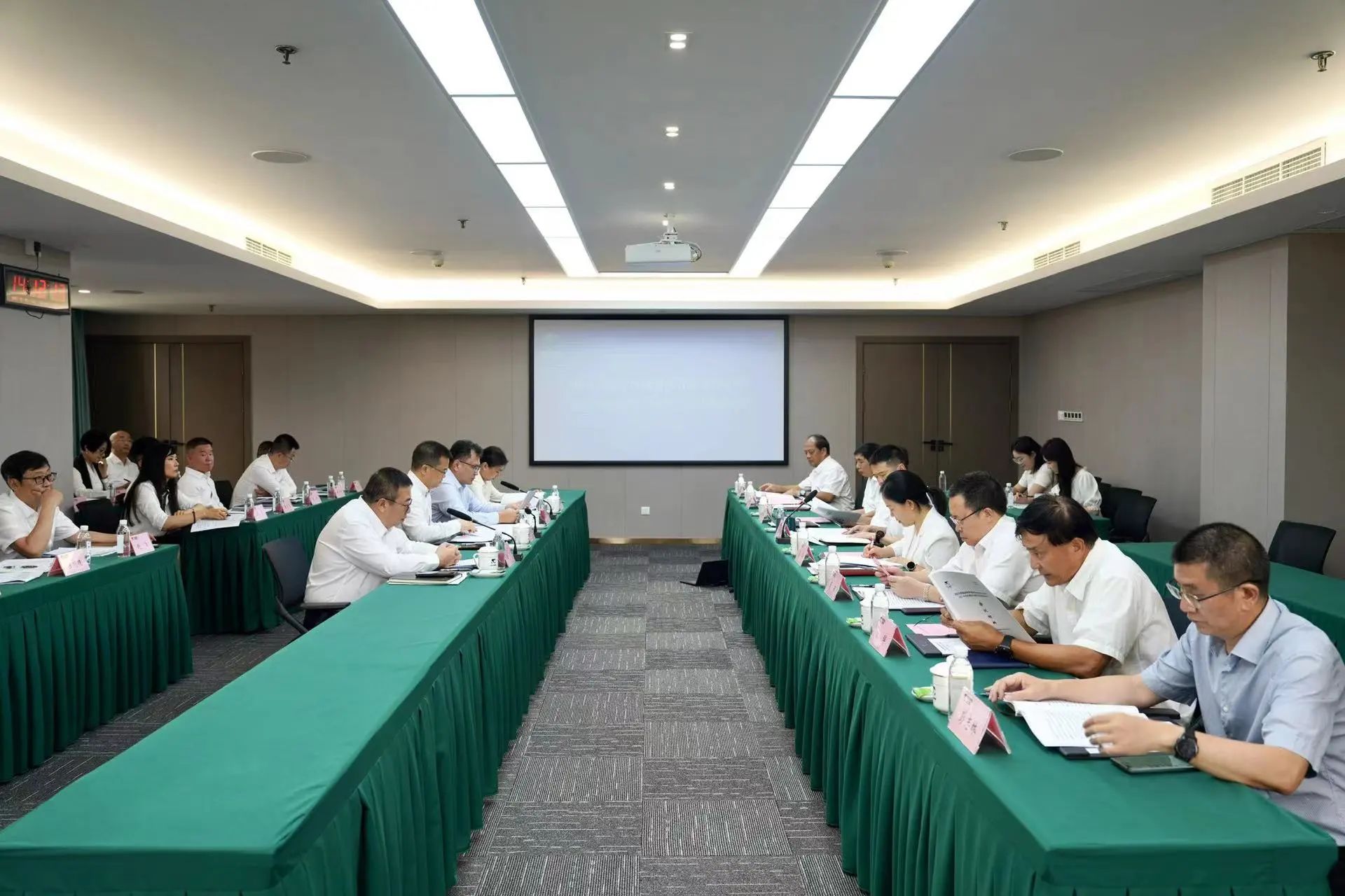 省必赢亚洲集团召开2023年度司理层向董事会述职报告会